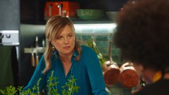 extant_MyLifeIsMurder_2x02-OceansApart_00097