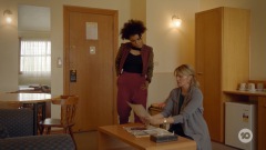 extant_MyLifeIsMurder_1x02-TheLockedRoom_0034