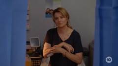 extant_MyLifeIsMurder_1x02-TheLockedRoom_0227